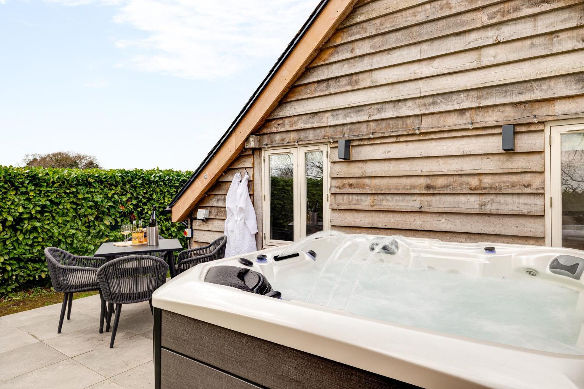 Villa Oak Tree Hideaway Whitchurch  Esterno foto