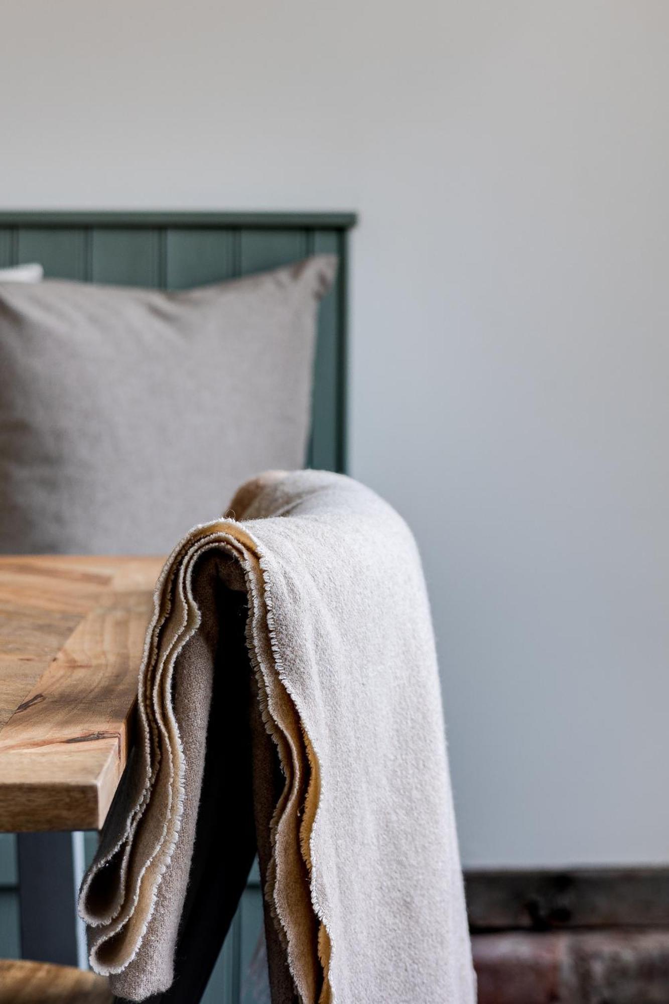 Villa Oak Tree Hideaway Whitchurch  Esterno foto