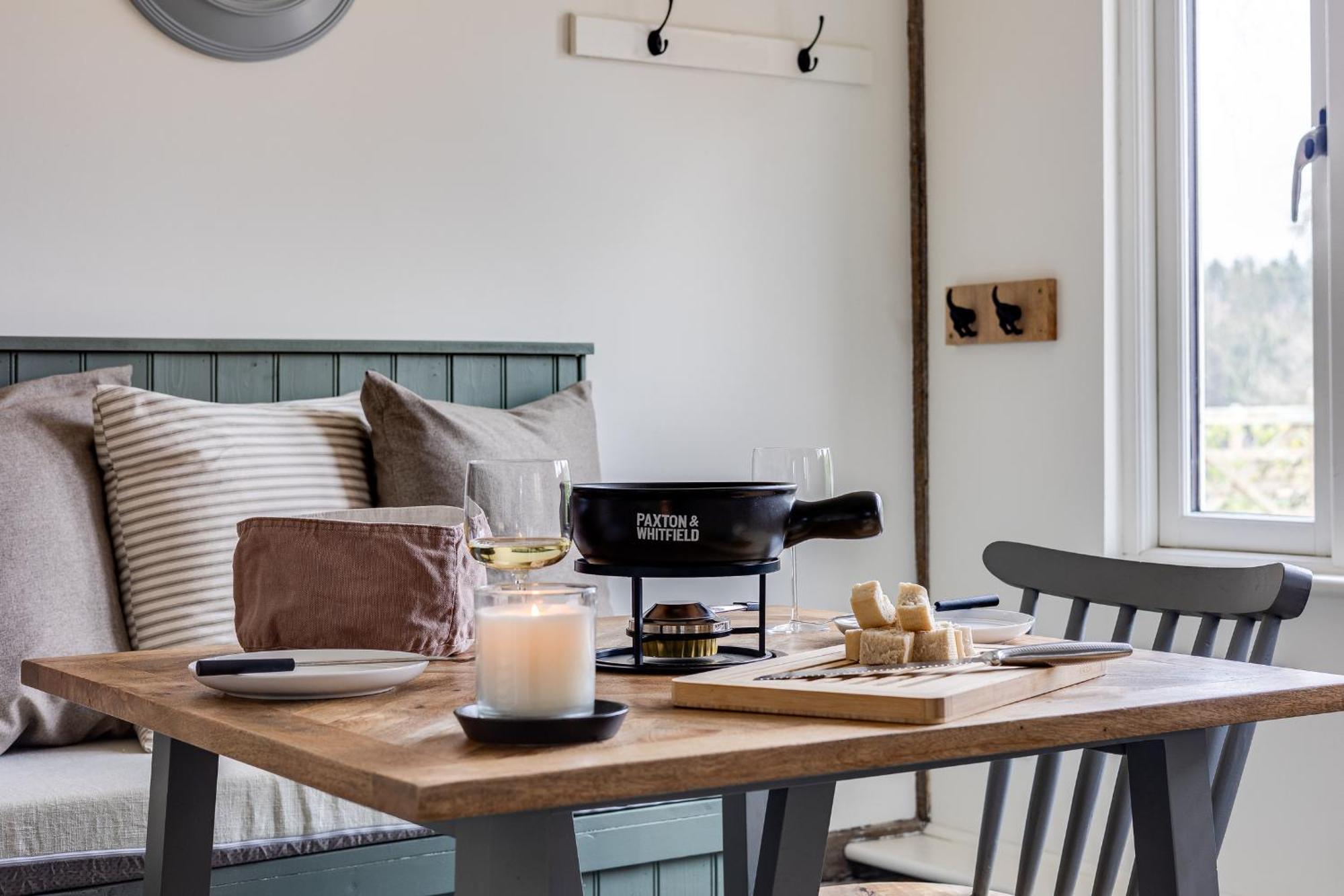 Villa Oak Tree Hideaway Whitchurch  Esterno foto