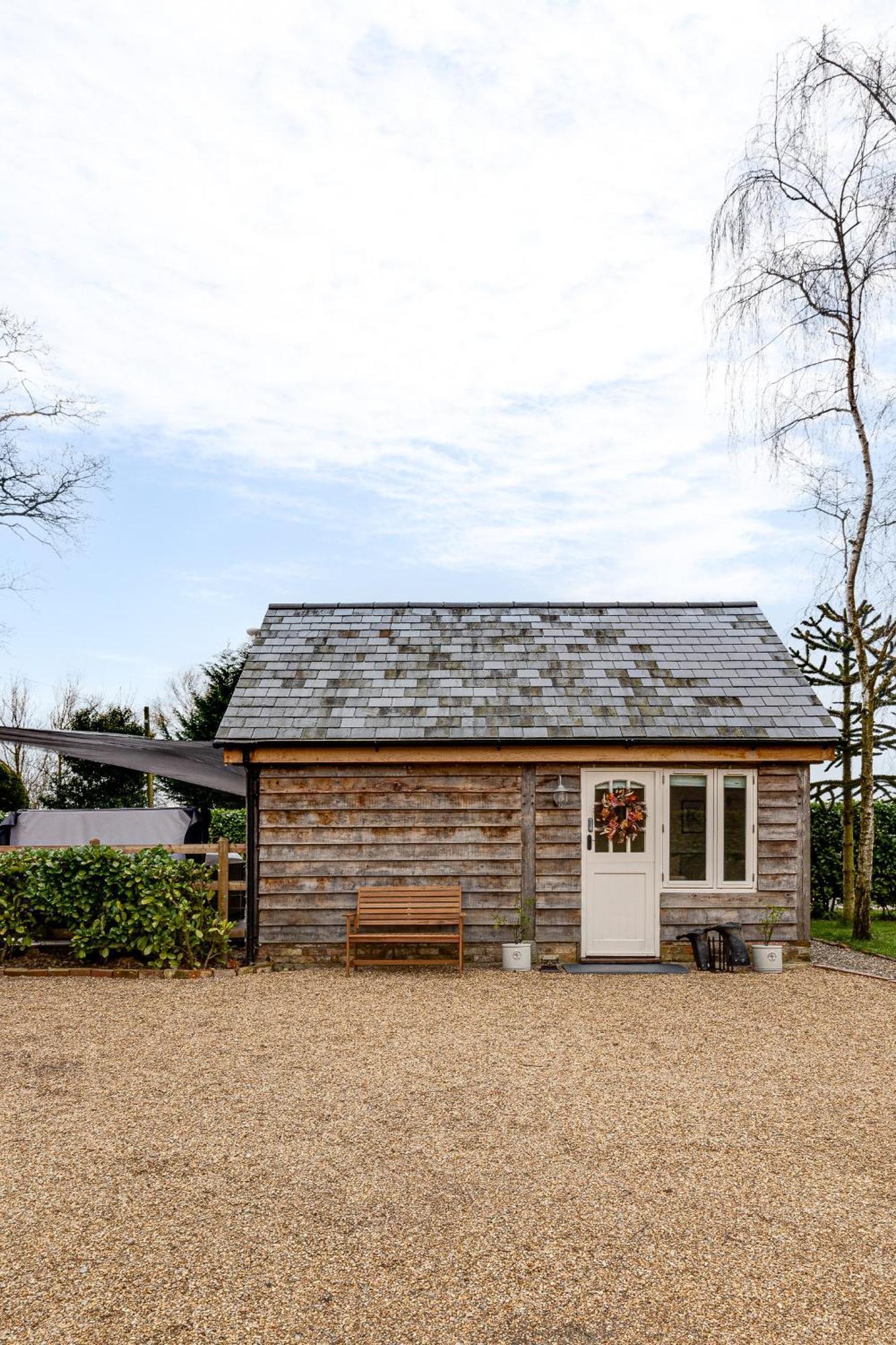 Villa Oak Tree Hideaway Whitchurch  Esterno foto
