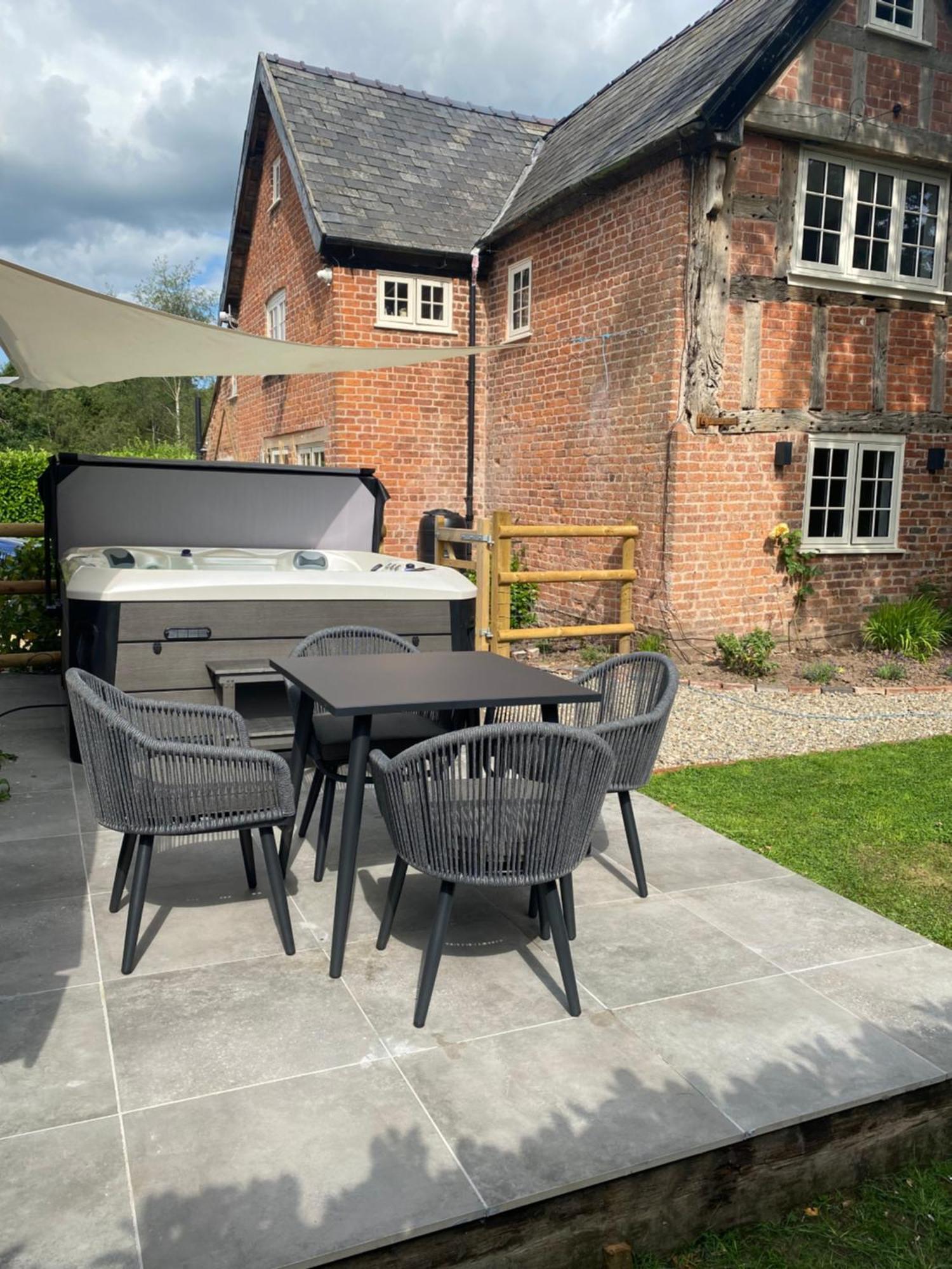 Villa Oak Tree Hideaway Whitchurch  Esterno foto